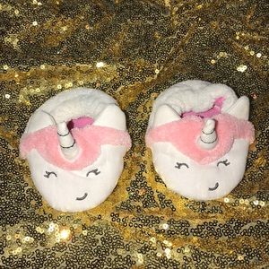 Newborn white/pink unicorn slippers